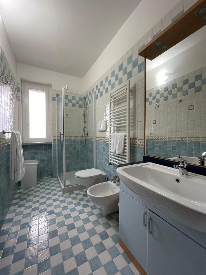 Il Vecchio Carrubo - Villa Con Piscina A Sfioro Macchia di Monte Kültér fotó